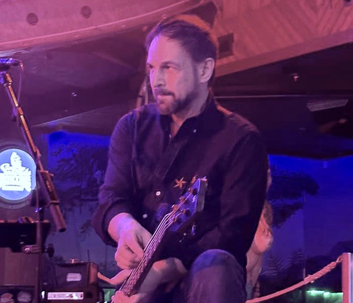 Chris-Dovi-Bass Chris-Dovi-Bass